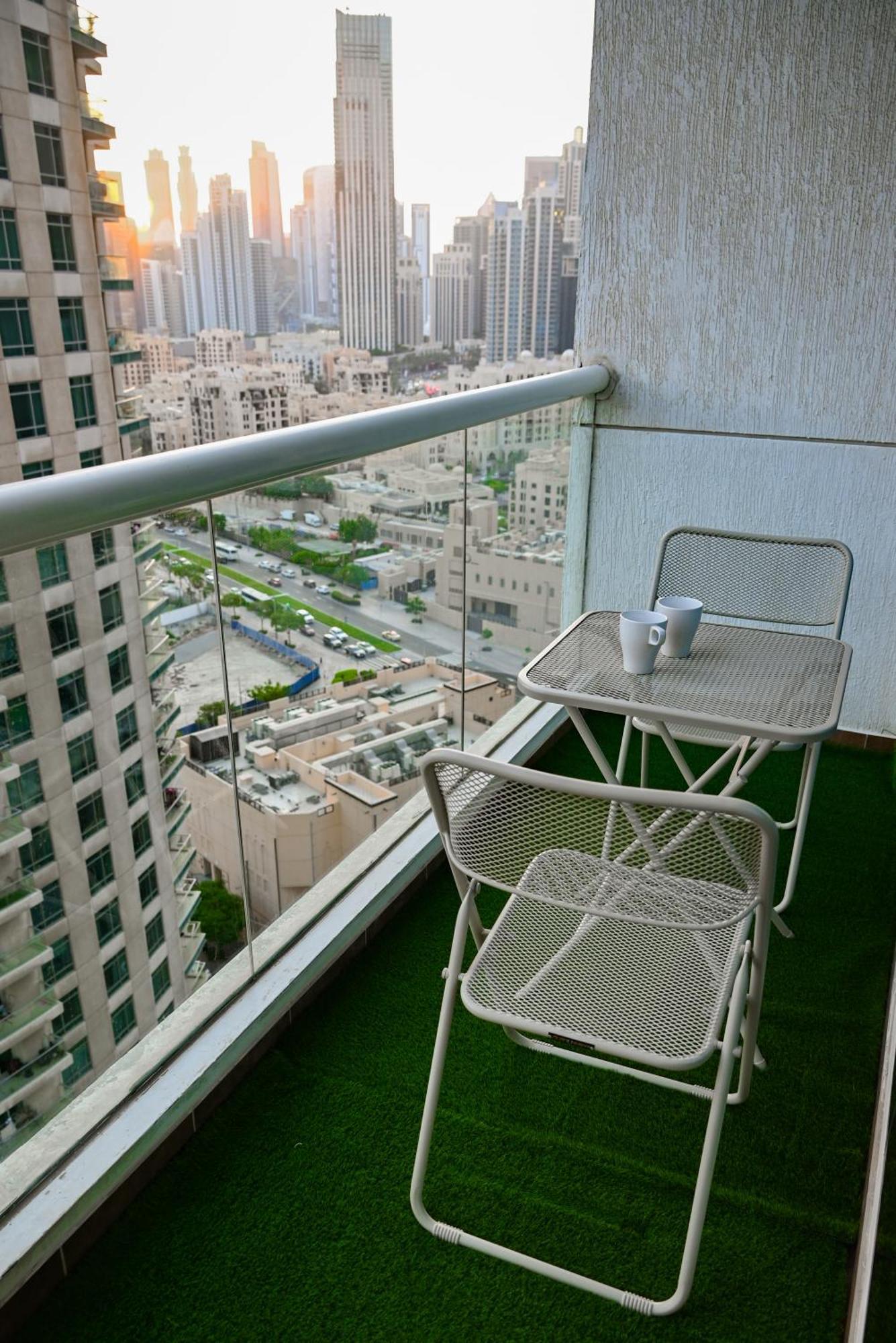 Aesthetic - 7min Walk To Burj Khalifa Apartment Dubai